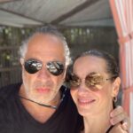 Gabriela Platas Instagram - Hace muchos años, el perro que más he amado me llevó a ti. Y hace 6 años empezaste a enseñarme la felicidad de un amor como siempre lo había imaginado: honesto, protector, sencillo, leal, feliz y divertido (aunque lo disimules con tu #Caradepiedraconojos). Eras mi sueño desde siempre, y hoy se cumplen 6 años de que vivo agradecida de estar a tu lado. Te amo. 🤍
