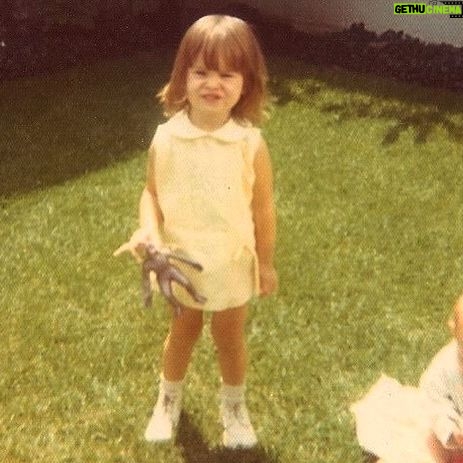 Gabriela Platas Instagram - Gracias niña por hacerme una mujer tan cool! 🤘🏻 Seguimos rockeando y aún nos falta. #FelizDíaDelNiño