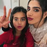 Gabriela Sari Instagram – Con vos todas son mis favoritas. T😍♥️
La felicidad es inmensa 🙌🏼compartir mi pasión con vos es un lujo que me doy cada noche que podes acompañarme al teatro , poder transmitirte algo de este mundo maravilloso que es la actuación, lo agradezco siempre 🙏🏼que importante y lindo a la vez es poder transmitirles amor por el oficio , trabajo o profesión. Que tengan una hermosa semana ✨