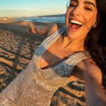 Gabriela Sari Instagram – Feliz añooo🤍🤍🤍arranquen con todo este 2024✨

Gracias por los buenos deseos y el amor, sean felices y siempre haciendo el bien, nada más valioso que ese mood 
El plateado es de @pupetete q amo