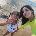 Gabriela Sari Instagram - Que alguien nos explique porque las vacaciones son el mensaje de voz en x2🥹🌊🌊🌊🐠🧜‍♀️🌞🇺🇾
