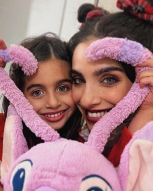 Gabriela Sari Instagram - Con vos todas son mis favoritas. T😍♥️
La felicidad es inmensa 🙌🏼compartir mi pasión con vos es un lujo que me doy cada noche que podes acompañarme al teatro , poder transmitirte algo de este mundo maravilloso que es la actuación, lo agradezco siempre 🙏🏼que importante y lindo a la vez es poder transmitirles amor por el oficio , trabajo o profesión. Que tengan una hermosa semana ✨