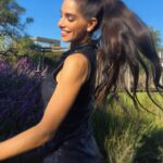Gabriela Sari Instagram - Fan de este color 💜💜💜 @ginebrabsas @justaosadia
