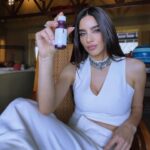 Gabriela Sari Instagram – Uno más bomba que otro 🤍🤍🤍
¿Conocían los 4 serum de  La Roche-Posay? 
Cada cual se ajusta a tu necesidad. 
A mi me encanta combinarlos para un mejor cuidado de la piel 🫶🏽💙

#LaRochePosay @larocheposay #tratamientosN1antiedad @lorealgroupe_latam