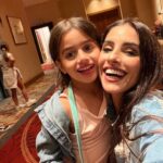 Gabriela Sari Instagram – música papelitos & amor ♾️ 
Me esperó la mejor sonrisa del mundo mundial😍 en 
@enjoypuntadeleste Kids Club, de ahí nos fuimos a tomar heladoooo bebeee💪😎💋fin de fiesta 
Gracias @javiazcurra por recibirnos con tanto cariño! Los queremos 🇺🇾💘
Mi elegido by @pupetete