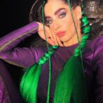 Gabriela Sari Instagram - Pa que me invitan si saben cómo me pongo 💚💜💚💜💚 Que les pareció ?! Lo que me divertí siendo Joker por un rato Look @somosode Pelo @maguistyle_ Shoes @justaosadia