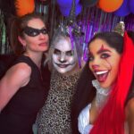 Gabriela Sari Instagram - Halloween Birthday🎃🎂👻🎉 Un poco del finde cumpleañero Familia, amigos ,el rédalo de la vida ♥️ Gracias por acompañarme siempre ☀️ @tarotrodante @wheniwishentretenimiento @sisucafeva @majomartincakes @annier_catering @cotillonmayoristaolivia @maguistyle_. @el.rincon.de.valentina