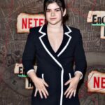 Gabriella Pizzolo Instagram - the game is afoot! special thanks to @aliceandolivia and @netflix for a mysterious night #enolaholmes2