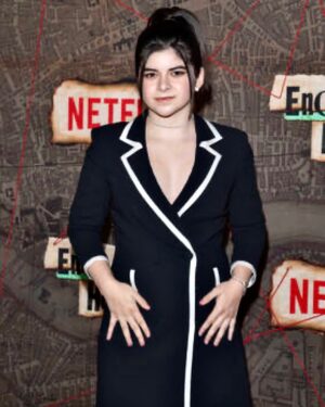 Gabriella Pizzolo Instagram - the game is afoot! special thanks to @aliceandolivia and @netflix for a mysterious night #enolaholmes2
