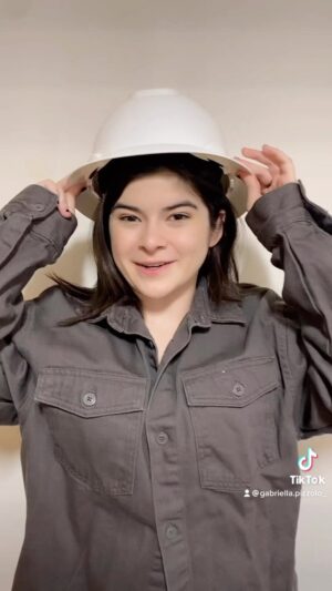 Gabriella Pizzolo Instagram - remember to send in your applications to Rise by 1/25! there’s still time for your incredible ideas to be shared with the world! visit risefortheworld.org and @risefortheworld for more information #RisePartner #ad #RiseTo