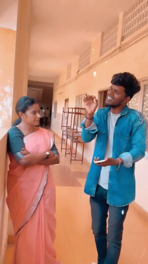 Gabriella Sellus Instagram - Super ya thambi @singer_udhaya_  நீ உணர்ந்த உந்தன் திறமையை உலகமும் அறியட்டும் விரைவில்