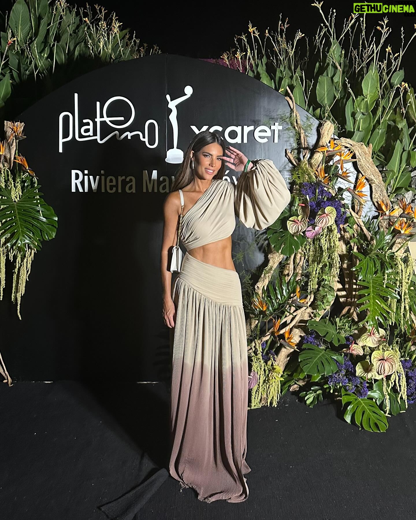 Gaby Espino Instagram - La noche de anoche🤪 Estuvo increible la fiesta de bienvenida de los @premios_platino #PlatinoXcaret ❤️ . . . @karlabstyle @weshopu @puntoentmx