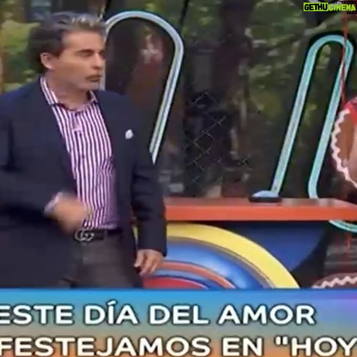 Gaby Ramirez - 3.5K Likes - El mejor #sanvalentin day siempre es un placer estar de invitada en @programahoy de verdad que trabajar con la jefa @andy___rodriguez es un aprendizaje diario muchas gracias que gran día uno de los mejores me encantó verte amigo de nuevo @mediometro_original