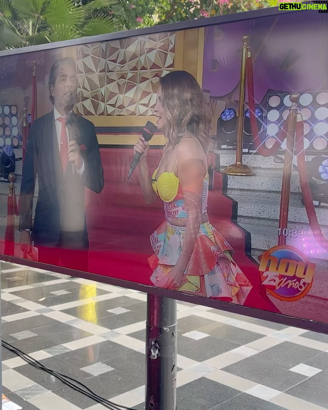 Gaby Ramirez - 4.6K Likes - Hoy inicia un nuevo proyecto en mi vida divertido y lleno de baile que el baile es energía y alegría .
Gracias a @televisa y sobre todo a la mejor productora @andy___rodriguez por creer en mi y darme esta hermosa oportunidad, claro que venimos a competir pero lo más importante es divertirlos !! Así que esperen sorpresas de su servidora y @mediometro_original .