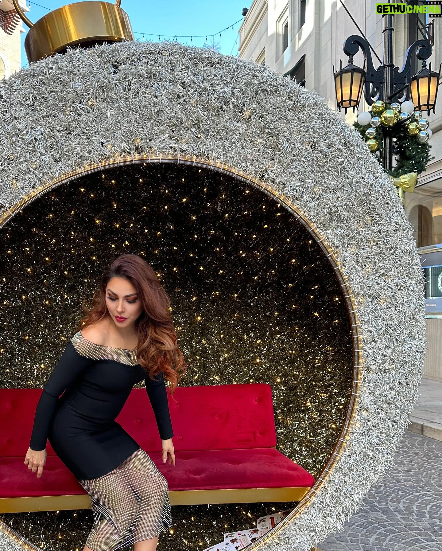 Gaby Ramirez Instagram - @bellofcalifornia . Sabías que los #villancicosnavideños empezaron en #españa y en #portugal durante la #edadmedia . Y no tenían nada que ver con la #navidad . Did you know that #Christmascarols began in #Spain and #Portugal during the #middle ages. And they had nothing to do with #Christmas #gabyramirez