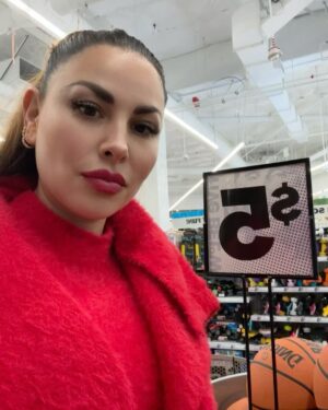Gaby Ramirez Instagram - @bellofcalifornia .

Otra vez intentaron robarme mi #ig me di cuenta por qué varias funciones no me sirven en fin cuidado.  Con el robo #ciber #cybernetics . 
Gracias #hijo por tomarme mis fotos desde chiquito haz hecho #magic #gabyramirez.