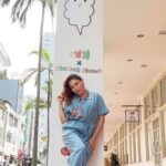 Gaby Ramirez Instagram - #singapore una de las ciudades más lindas la más limpia no se puede comer chicle y mucho menos tirarlos en la calle , todo es importado lo único que producen en la comida marítima la cual es deliciosa el #mercadonewton es uno de los mejores lugares para comer con #estrellamichelin . Todo mejor explicado en mi canal de YouTube . @bellofcalifornia . @contentxstudios .