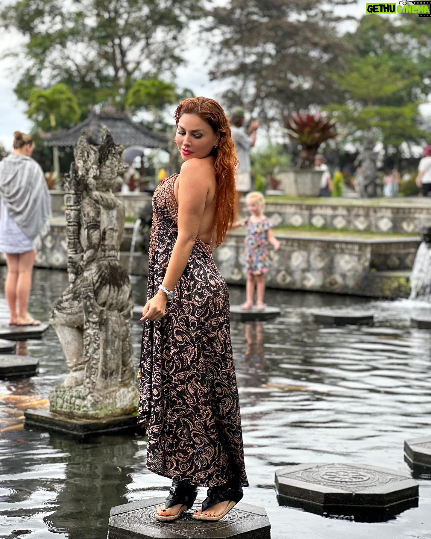 Gaby Ramirez - 4.2K Likes - @bellofcalifornia .
#Bali y sus maravillas . thank you @bonito.bali .
#minitrip #paisaje #travellove #fotografianaturaleza #paisajesnaturales #placetobe #travelguide #montaña #stunningview #travelworld #gabyramirez #instatraveling #fotonaturaleza #natu #mesmerizing #scenicview #tourist #verde #instatravelling #vacation #naturalezapura #puraagungjagatnatha #travels #ruta #travelpics