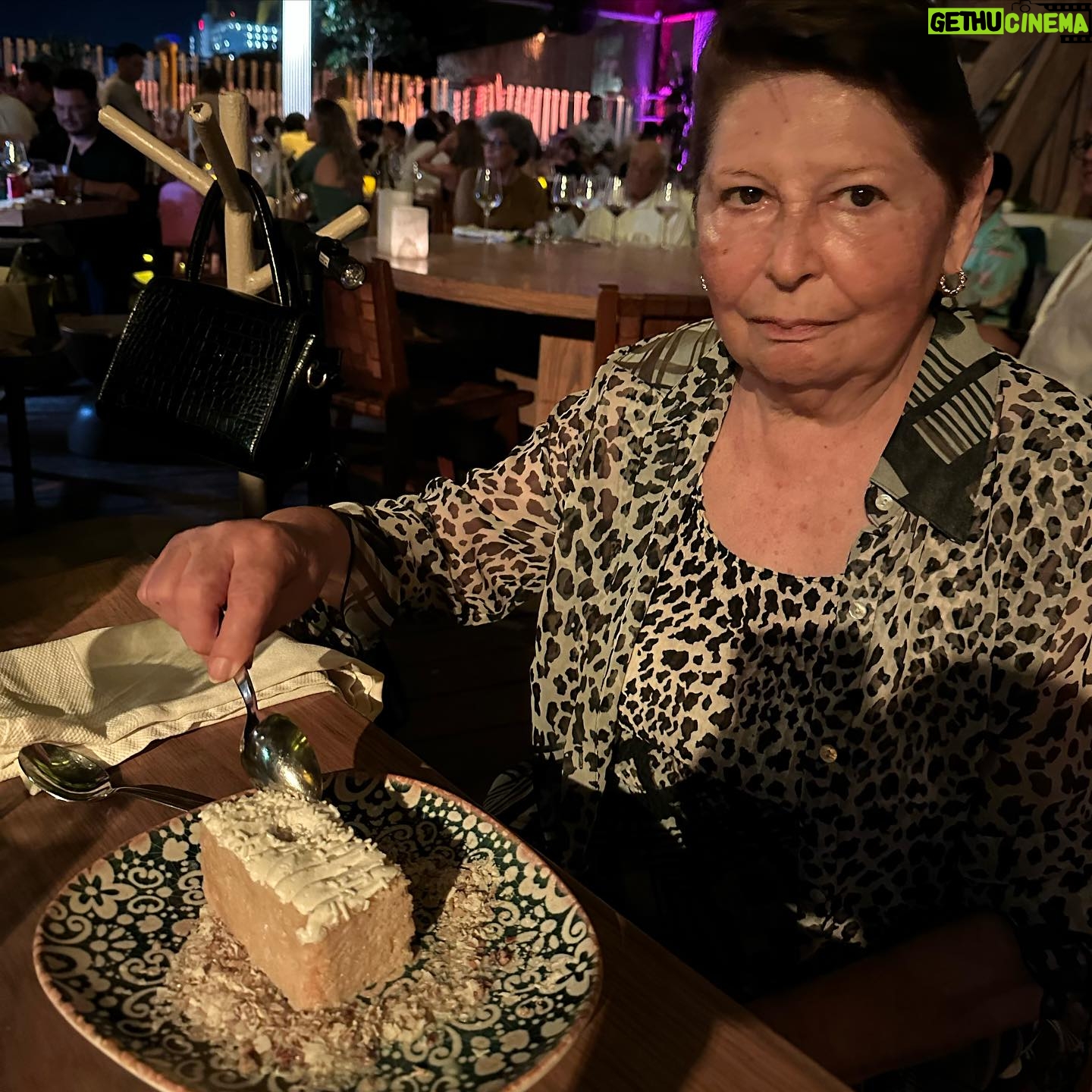 Gaby Ramirez - 3.2K Likes - Estas son las mañanitas para mi mami bella Teresita te amo Grax por todo este tiempo por tu amor por tu entrega al 100% eres la mejor mamá del mundo tantas fotos e historias de este lugar tan mágico @iliosrestaurante .
#artists #young_artist #expression #illustrators #dailyart #conceptart #artlife #art #artsagram #colors #gabyramirez #gabyramireztv
