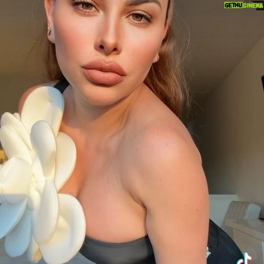 Gaby Ramirez - 3K Likes - Cuánto tiempo tarde en entender y aún no aprendo, tanto tiempo perdí en apostar por ti y realmente no valías lo que pensé que valías .
@bellofcalifornia