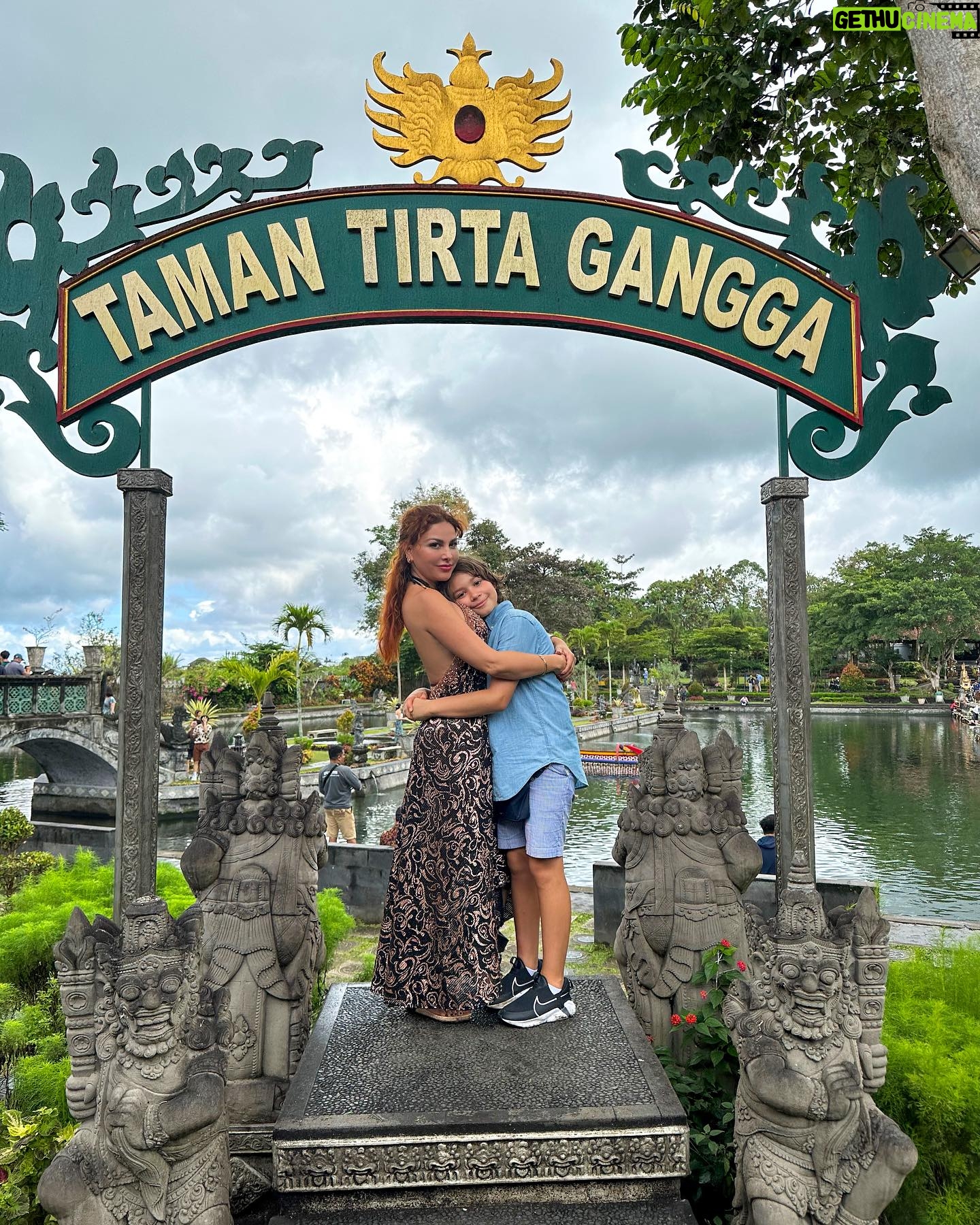 Gaby Ramirez - 4.2K Likes - @bellofcalifornia .
#Bali y sus maravillas . thank you @bonito.bali .
#minitrip #paisaje #travellove #fotografianaturaleza #paisajesnaturales #placetobe #travelguide #montaña #stunningview #travelworld #gabyramirez #instatraveling #fotonaturaleza #natu #mesmerizing #scenicview #tourist #verde #instatravelling #vacation #naturalezapura #puraagungjagatnatha #travels #ruta #travelpics