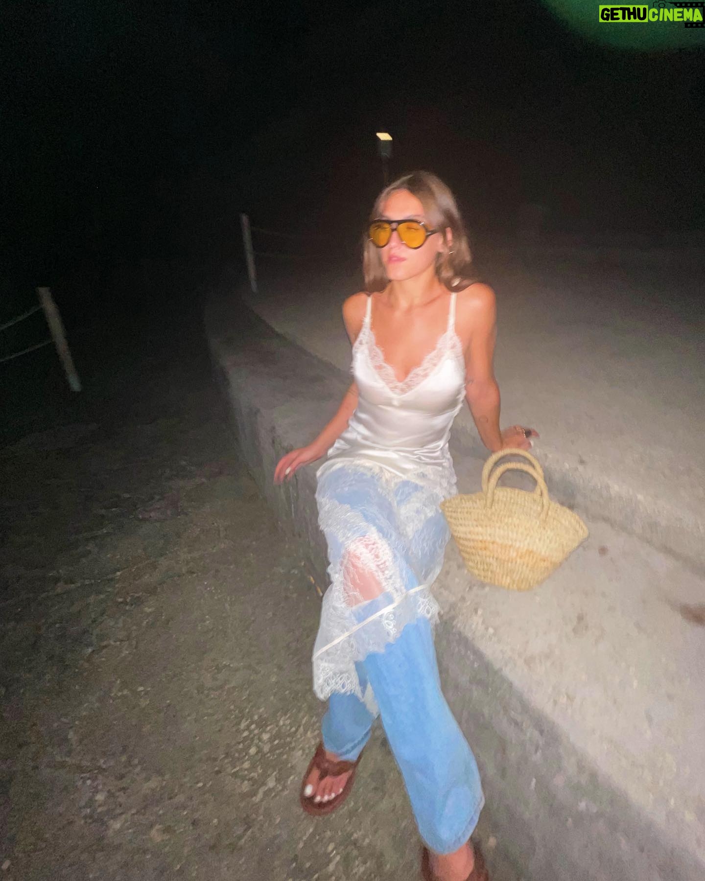Gaia Gozzi Instagram - Sampling bits of life II