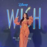 Gaia Gozzi Instagram - Venerdì sera c’è stata la prima italiana di #WISH e io sono abbastanza certa di non essermi ancora ripresa dall’emozione. È un onore prestare la voce ad Asha, la nuova impavida ed ottimista eroina @disneyit, che per il centenario del nostro mondo incantato preferito, ci ricorda quanto sia importante rincorrere la luce che giace dentro di noi e che dona un senso vero e proprio alle nostre vite. Il Sogno. Ci vediamo il 21 dicembre al cinema, nel frattempo chiudete gli occhi ed esprimete un desiderio ✨