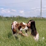 Gaia Gozzi Instagram - Scappare, anche solo per un giorno, dalla città caotica è sempre un piacere. Se poi la meta è la campagna lombarda per scambiare due chiacchiere con Gaia ancora meglio. Ecco cosa ci ha raccontato, tra una riflessione generale e profonda sull’universo e un riferimento alla sua vita lavorativa e personale. L’intervista completa è al link in bio. - Escaping, even just for a day, from the chaotic city is always a pleasure. And if the destination is the countryside to exchange a few words with Gaia, even better. Here’s what she told us, amidst thoughtful reflections on the universe and references to her work and personal life. The full interview is available at the link in bio. Photographer @anna_adamo Ph. Assistant @veronica_brunoni Stylist @tiny_idols Stylist Assistant @martinaghia Make Up @giovanni_zummo_mua Hair @hairbyalfred Artist @gaiaofficial Interview @pinkspacedude