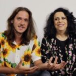 Gal Costa Instagram – Hoje é o aniversário do cantor e compositor @rubelrubelrubel! 

Um dos singles de “Nenhuma Dor”, álbum comemorativo de 75 anos da Gal, lançado em 2021 pela @biscoitofino traz o cantor carioca,  já havia participado de uma apresentação do show “A Pele do Futuro”, na Fundição Progresso (RJ), pouco antes do isolamento imposto pela pandemia. 

O registro ao vivo de “Baby”, com Gal e Rubel, feito sem maiores pretensões, foi lançado em 2020 nas plataformas digitais com ótima repercussão.

Em “Nenhuma Dor”, Rubel participou do dueto de “Coração Vagabundo”, canção de @caetanoveloso, originalmente lançada no álbum “Domingo” (1967), primeiro de Gal Costa e Caetano. 
🎂 Feliz aniversário Rubel!

CORAÇÃO VAGABUNDO (Caetano Veloso)
Produzida por Felipe Pacheco Ventura, Marcus Preto e Rubel
Rubel – Voz, Violão
Felipe Pacheco Ventura –Violinos, Violas, Arranjo de Cordas
Marcus Ribeiro – Cellos

🎶 Ouça o álbum “Nenhuma dor” nas plataformas digitais e YouTube.

#GalCosta #Rubel #EquipeGal