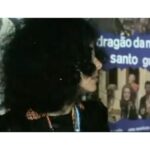 Gal Costa Instagram – Há 55 anos, Gal participou do documentário “Bahia, Por Exemplo” (1969) de Rex Schindler. O filme aborda as belezas e encantos da Bahia através dos depoimentos de diversos artistas baianos, como Gal Costa, Dorival Caymmi, Jorge Amado, Caribé, Glauber Rocha, Mário Cravo, Caetano Veloso, entre outros.

Ao longo de “Bahia, Por Exemplo”, os espectadores são convidados a refletir sobre as contradições e desafios enfrentados pelo estado da Bahia, assim como sobre o Brasil como um todo. O filme oferece uma visão sensível e perspicaz da Bahia, explorando sua identidade cultural e social de maneira profunda e envolvente.

Fotos: Cinemateca Brasileira
Vídeo: YouTube / Documentários Históricos

#EquipeGal #GalCosta #BahiaPorExemplo