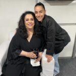 Gal Costa Instagram – 2 anos! Em abril de 2022, Gal participou do festival @rockthemountain, nos dias 17 e 24/04, em Itaipava (RJ). Muita festa e alegria no camarim nos dois dias de apresentação no festival. 

“Eu acho importante devolver, retribuir essa nova geração. Eles bebem na minha fonte, assim como eu me influenciei por outros artistas”, comentou Gal. 🤩

Fotos: @giovanachanley 
 
#GalCosta #RockTheMountain #EquipeGal