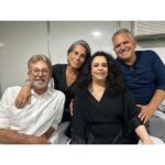 Gal Costa Instagram – 2 anos! Em abril de 2022, Gal participou do festival @rockthemountain, nos dias 17 e 24/04, em Itaipava (RJ). Muita festa e alegria no camarim nos dois dias de apresentação no festival. 

“Eu acho importante devolver, retribuir essa nova geração. Eles bebem na minha fonte, assim como eu me influenciei por outros artistas”, comentou Gal. 🤩

Fotos: @giovanachanley 
 
#GalCosta #RockTheMountain #EquipeGal