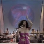 Gal Costa Instagram - 🔥 Meu coração amanheceu pegando fogo, fogo, fogo Foi uma morena que passou perto de mim E que me deixou assim 🔥 Vídeo: Especial Baby Gal (1983) - TV Globo #GalnoCarnaval #GalCosta #EquipeGal