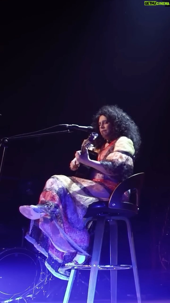 Gal Costa - 12.3K Likes - “Sim, foi você”, primeira canção de @caetanoveloso que Gal gravou em seu compacto lançado em 1965 pela RCA, ainda assinando como Maria da Graça.
Gal fez questão de regravar essa canção numa versão só voz e violão, em homenagem a Caetano no DVD “Estratosférica Ao Vivo”, lançado em 2016 pela @biscoitofino.
📱🤘 O DVD “Estratosférica Ao Vivo” está disponível na íntegra no youtube.com/biscoitofino
#GalCosta #EquipeGal #BiscoitoFino
