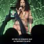 Gal Costa Instagram - 😍 “Quando você olha pra ela Seu rosto te entrega Fala mais fino com ela Já não se pode negar” “Quando Você Olha Pra Ela”, tem autoria de @mallumagalhaes e faz parte do DVD “Estratosférica Ao Vivo”(@biscoitofino). 📺Assista ao vídeo completo no youtube.com/biscoitofino #GalCosta #EstratosféricaAoVivo #EquipeGal #biscoitofino