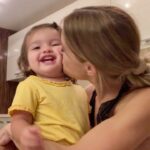 Gala Caldirola Instagram – Hay muchas formas de amar, pero ninguna es tan incondicional! Un amor que supera cualquier magnitud! Un amor que te nutre, que te hace más fuerte! Te amé desde el primer día y seré tuya por el resto de mi vida! 
A todas las personas que hoy no están pasando un buen momento les deseo que encuentren luz, refugio, consuelo y un apoyo. 
Y a los  que hoy si sienten que tienen motivos para celebrar el día del amor les recuerdo lo valioso que es vivir con gratitud🤍
