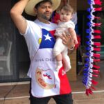 Gala Caldirola Instagram - Si hay alguien que puede decir que perdimos la cuenta de experiencias vividas juntos y momentos atesorados en el corazón , somos nosotros @surosolar 🥹 Muchos años caminando juntos, apoyándonos , cuidándonos, conociéndonos hasta el más mínimo defecto y la más valiosa virtud. Entregándonos ese amor incondicional que esta por encima de cualquier proyecto laboral. Por que nosotros no solo somos amigos, no sólo trabajamos en equipo… Nosotros somos familia! Has visto nacer y crecer a lo más valioso de mi vida, mi niña Luz! No hay día que no te hayas preocupado de nosotras , de ella. Y eso es algo que como mujer pero sobre todo como madre , no olvidaré jamás. Te quiero desde la puntita de tu cabello hasta donde terminan tus pies! Así, tal y como eres! Y se que tú a mi me quieres así también! Daría un pedacito de mi por estar hoy allá contigo pero pronto estaré!! Y celebraremos como corresponde tu vida!!!!!! Te amooooo y celebro cada día hacernos conocido!!!!! Ya lo sabes no?😍 Feliz cumpleaños hermanitoooooooooooo!!!!!!🥳