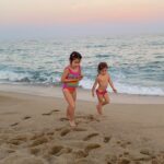 Gala Caldirola Instagram – Playa, amigos y un atardecer hermoso… Soy feliz🦋