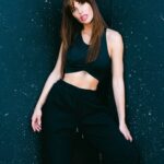 Gala Caldirola Instagram - Van muy SI los looks deportivos de mi nueva colección junto a @mossimo.latam @falabella_cl 🖤 #outfit #sport