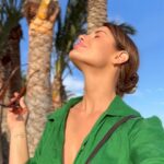 Gala Caldirola Instagram – Hoy tuve una cita cerquita del mar 🌴
Comida mexicana y una compañía especial 🤭