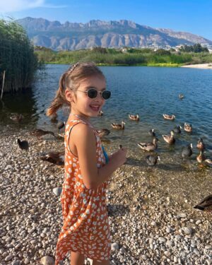Gala Caldirola Instagram - Fuimos al Río a ver los patitos con el nonno 🦆🤍