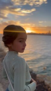 Gala Caldirola Instagram - Quiero que aprendas a disfrutar de los momentos simples como lo hago yo. Enseñarte a no darle importancia a lo banal…Que en tu mente sea un tesoro coleccionar paisajes y atardeceres. En lo simple está la magia.