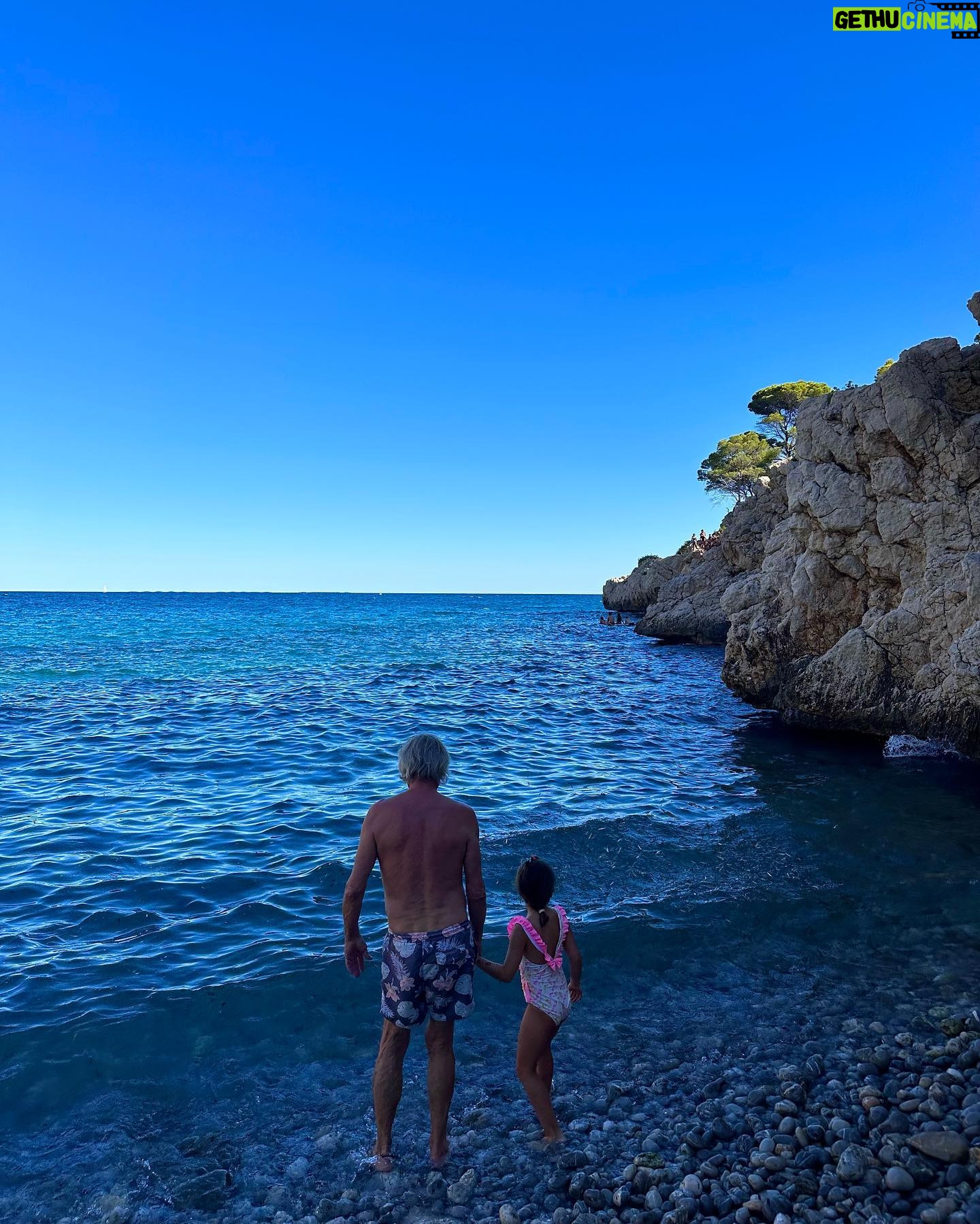 Gala Caldirola Instagram - España, verano y familia! Dichosa 🤍