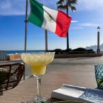 Gala Caldirola Instagram – Hoy tuve una cita cerquita del mar 🌴
Comida mexicana y una compañía especial 🤭