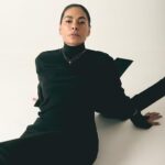 Galilea Montijo Instagram - Con más de veinte años de trayectoria, @galileamontijo, conductora y también actriz, ha logrado convertirse en una referente del entretenimiento en México. Encargada de llevar alegría a todas las casas del país, ha participado en diversos y grandes proyectos que han marcado la pauta de cómo, con pasión al trabajo, puedes ganarte la confianza y el cariño de los espectadores. Adornada de @theofficialpandora, llega a Marie Claire con esa misma luz que irradia en la pantalla. #GalileaEsMarieClaire Créditos: Director Editorial: @gerardangulo Realización: @sergio.valenzuelach Fotografía: @frances.rou Pelo: @jorgebeltranhair Maquillaje: @delarosamakeup Asistente de maquillaje: Víctor Villalobos Asistente de moda: @michortizand @vanecl._y Samantha Francini Producción: @rmz_perla