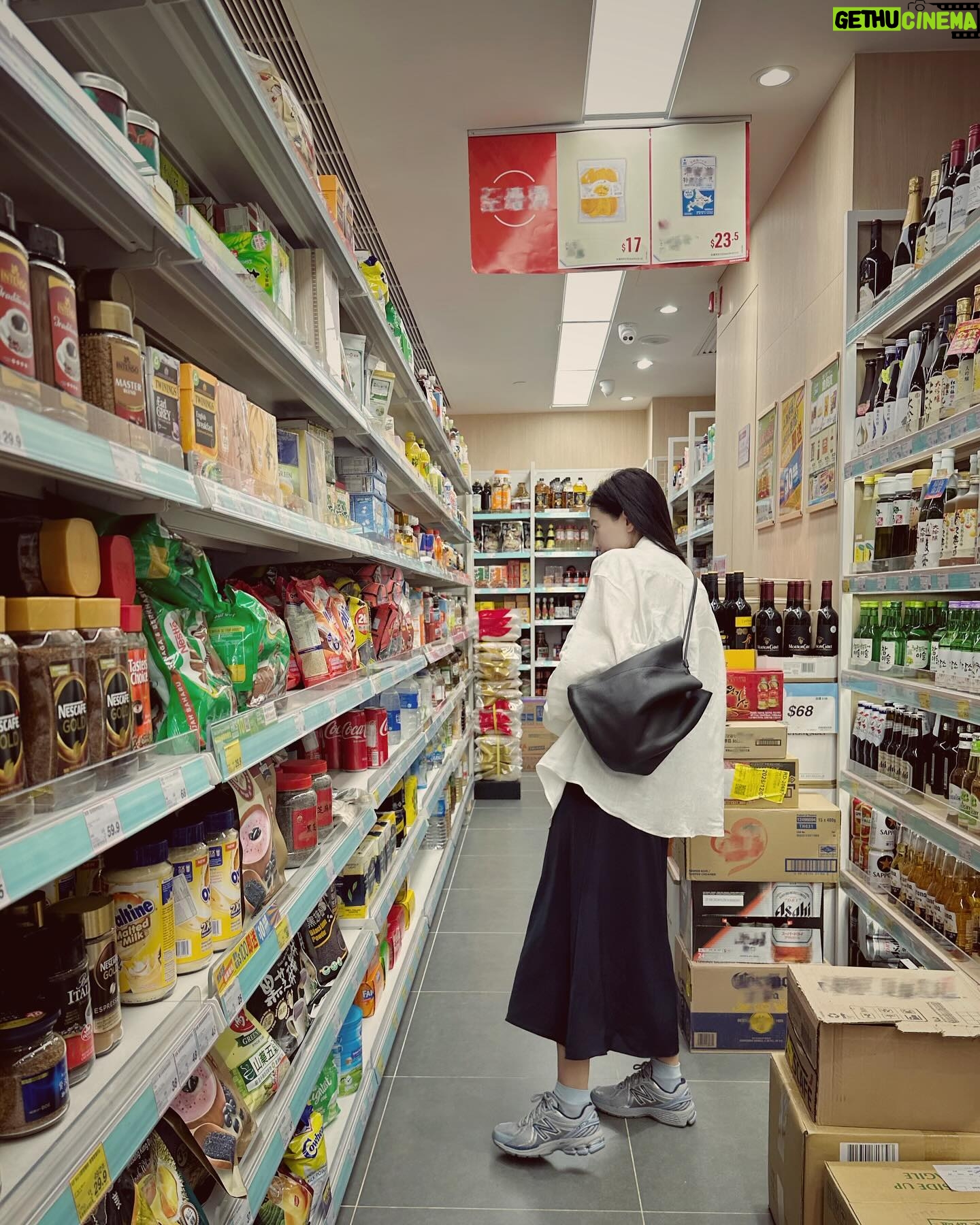 Gao Yuanyuan - 11.3K Likes - 超市逛一逛🚶🏻♀️#GOOTD