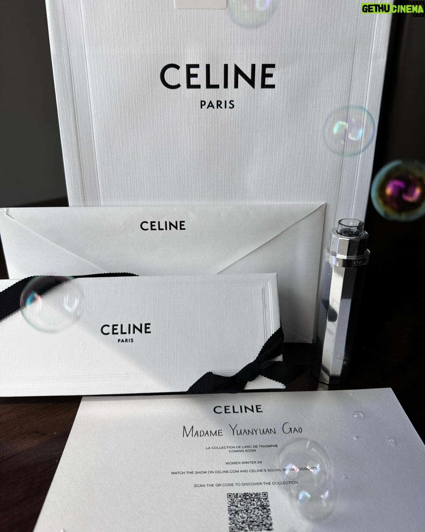 Gao Yuanyuan Instagram - Thanks for your pleasant surprise❤️ @celine #CELINEARCDETRIOMPHE #CELINEBYHEDISLIMANE