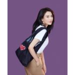 Gao Yuanyuan Instagram - 跟我一起，加入@MichaelKors #WatchHungerStop 全球慈善项目，相信#FoodIsLove 的力量，用爱共筑零饥饿的美好未来~