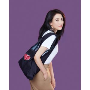 Gao Yuanyuan Instagram - 跟我一起，加入@MichaelKors #WatchHungerStop 全球慈善项目，相信#FoodIsLove 的力量，用爱共筑零饥饿的美好未来~