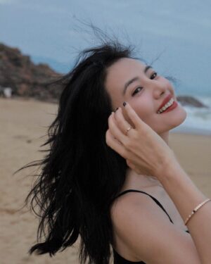 Gao Yuanyuan Instagram - 冬天的海风🏝️#GOOTD